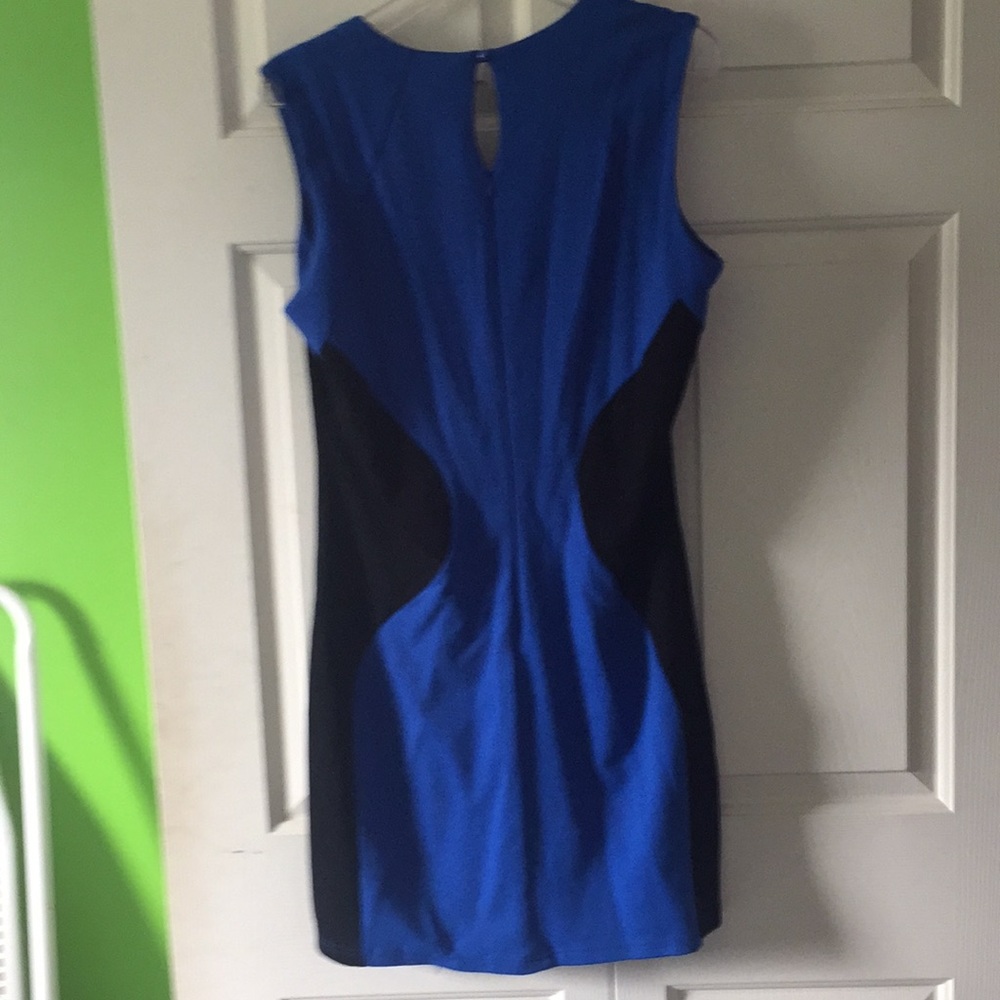 Dress - Picture 2 of 2